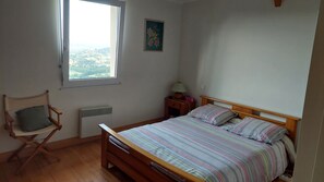 3 soverom, strykejern/-brett, wi-fi og sengetøy