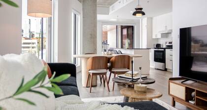 Urban Living in Griffintown | Free Parking