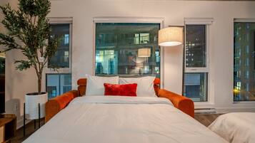 Iron/ironing board, WiFi, bed sheets