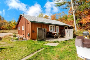 Exterior - 3 Bedroom Cottage XII: PL (Gravenhurst)