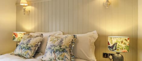 Cottage | Interior