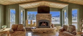 Mountain View retreat, Pool, Hot tub, Jacuzzi.