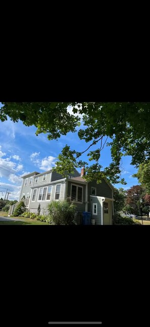 Exterior - 6 bedroom Farmhouse (Middletown)