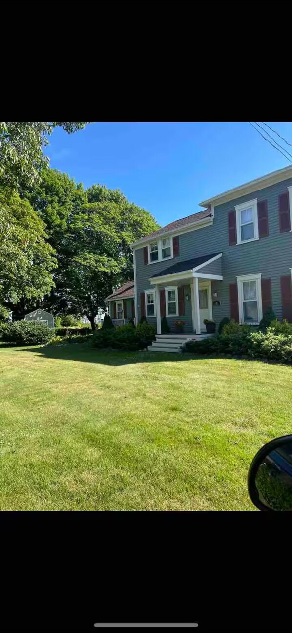 Exterior - 6 bedroom Farmhouse (Middletown)