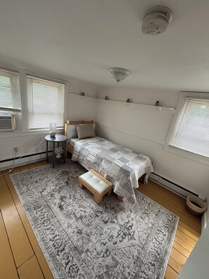 Room - 6 bedroom Farmhouse (Middletown)