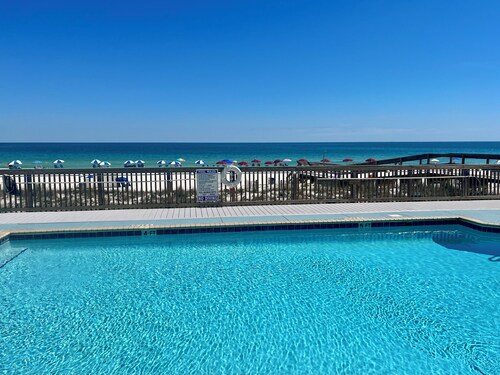 Oceanfront Condo, Gated Entry, Pool, King Bed, <100 Steps to Sand. 