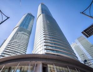 Exterior - Majestic Suites- The York (Toronto)