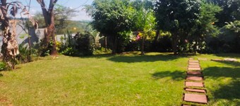 Perfect 1-bedroom lodge with AC in cool Sibasa and a sparkling pool