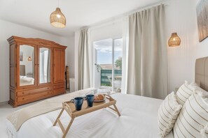 Room - Vrbo Property (Arona)