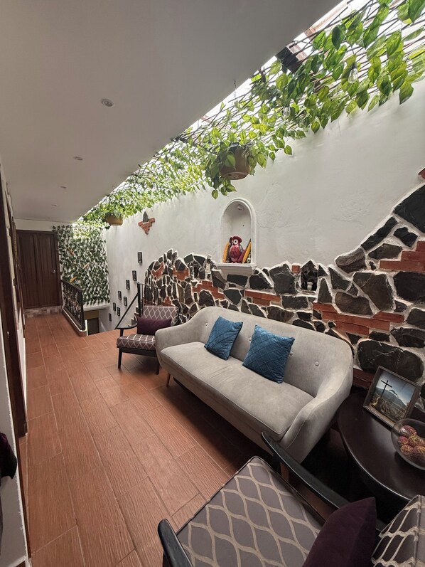 Interior - Villa Escondida-Apartment with excellent location in Antigua Guatemala (Guatemala)
