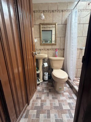 Bathroom - Villa Escondida-Apartment with excellent location in Antigua Guatemala (Guatemala)