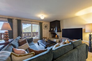Living area - Fully renovated 5-bedroom apartment in Verbier (Verbier)