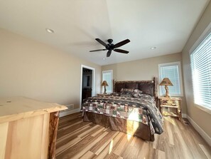 5 chambres, fer et planche à repasser, Wi-Fi, draps fournis
