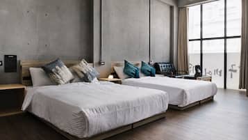 Deluxe Quadruple Room, City View | Premium bedding, laptop workspace, WiFi (free), individually decorated