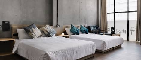 Deluxe Quadruple Room, City View