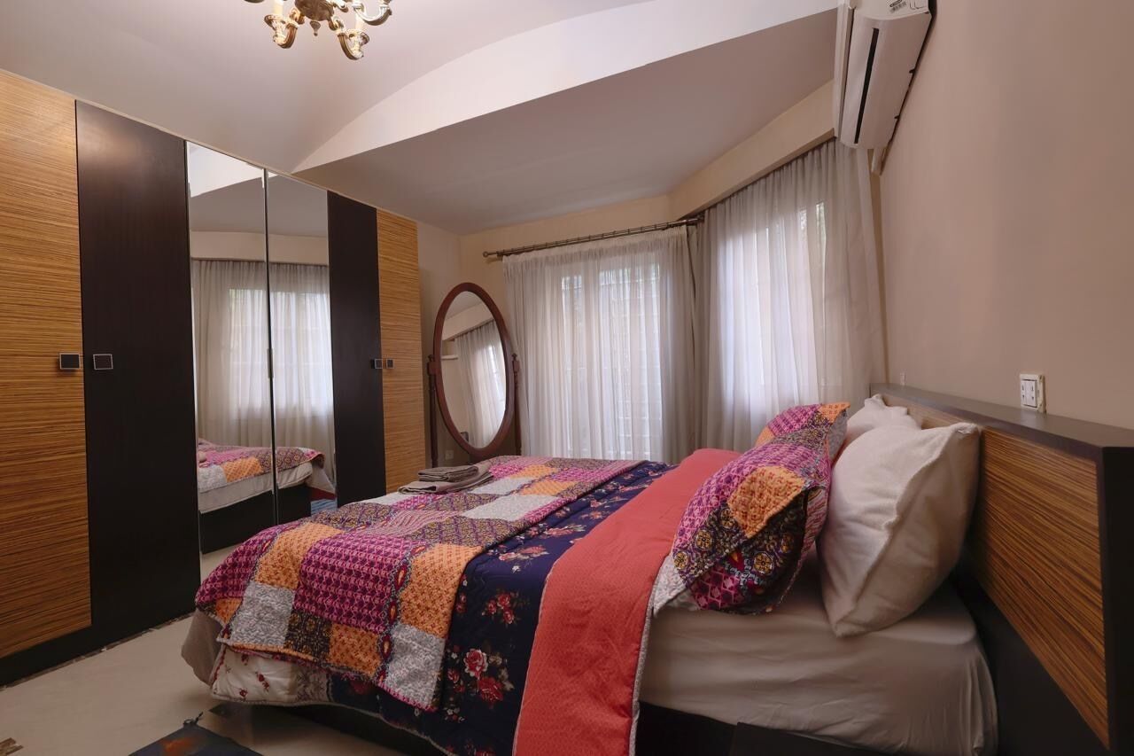 3 bedrooms, iron/ironing board, WiFi, bed sheets