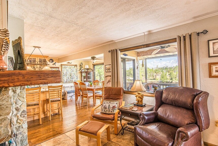 Gulf Breeze Hideaway Sleeps 4 Waterfront With Dock 1dog Ok - Crystal River, FL