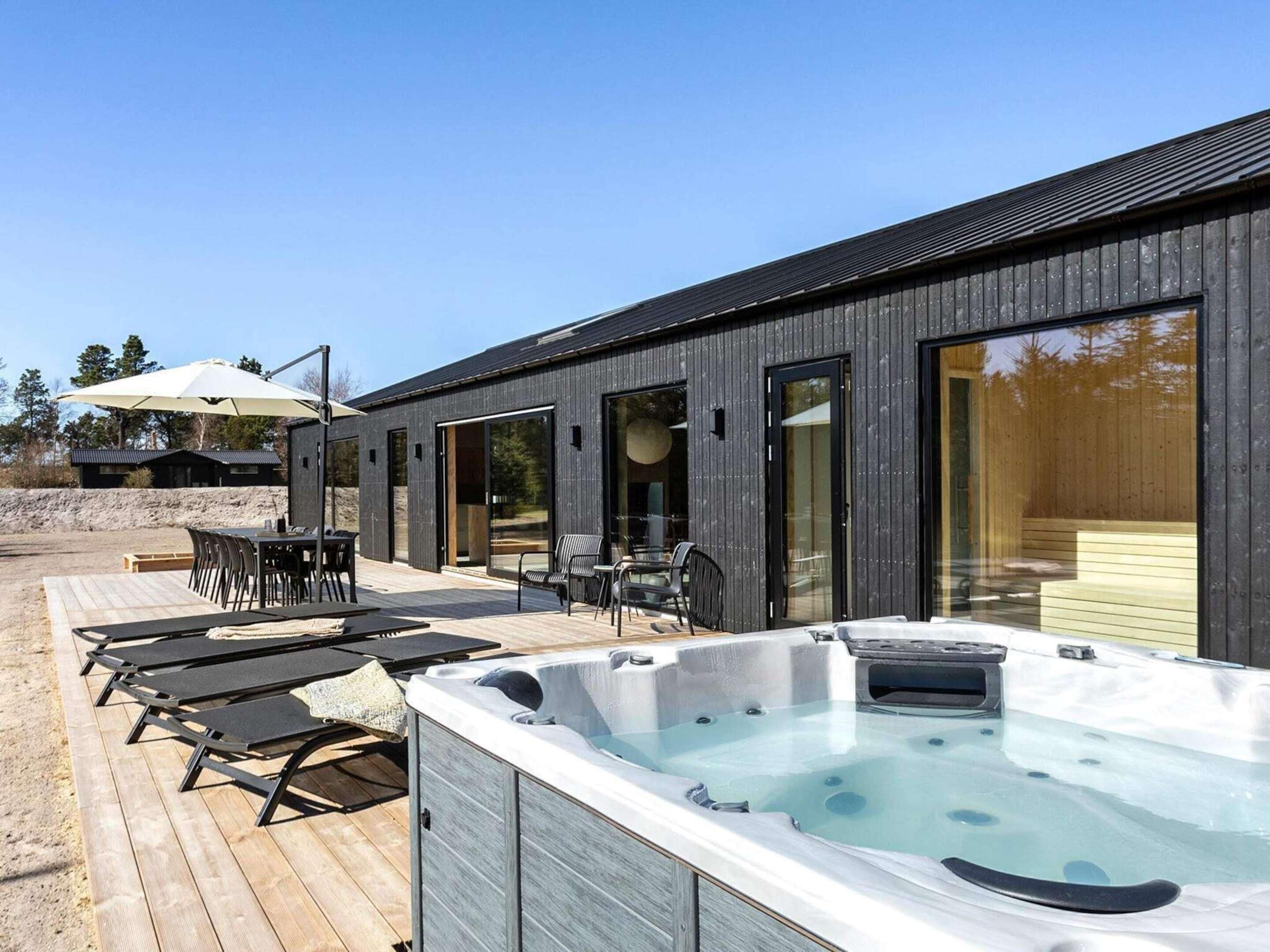 House | Outdoor dining