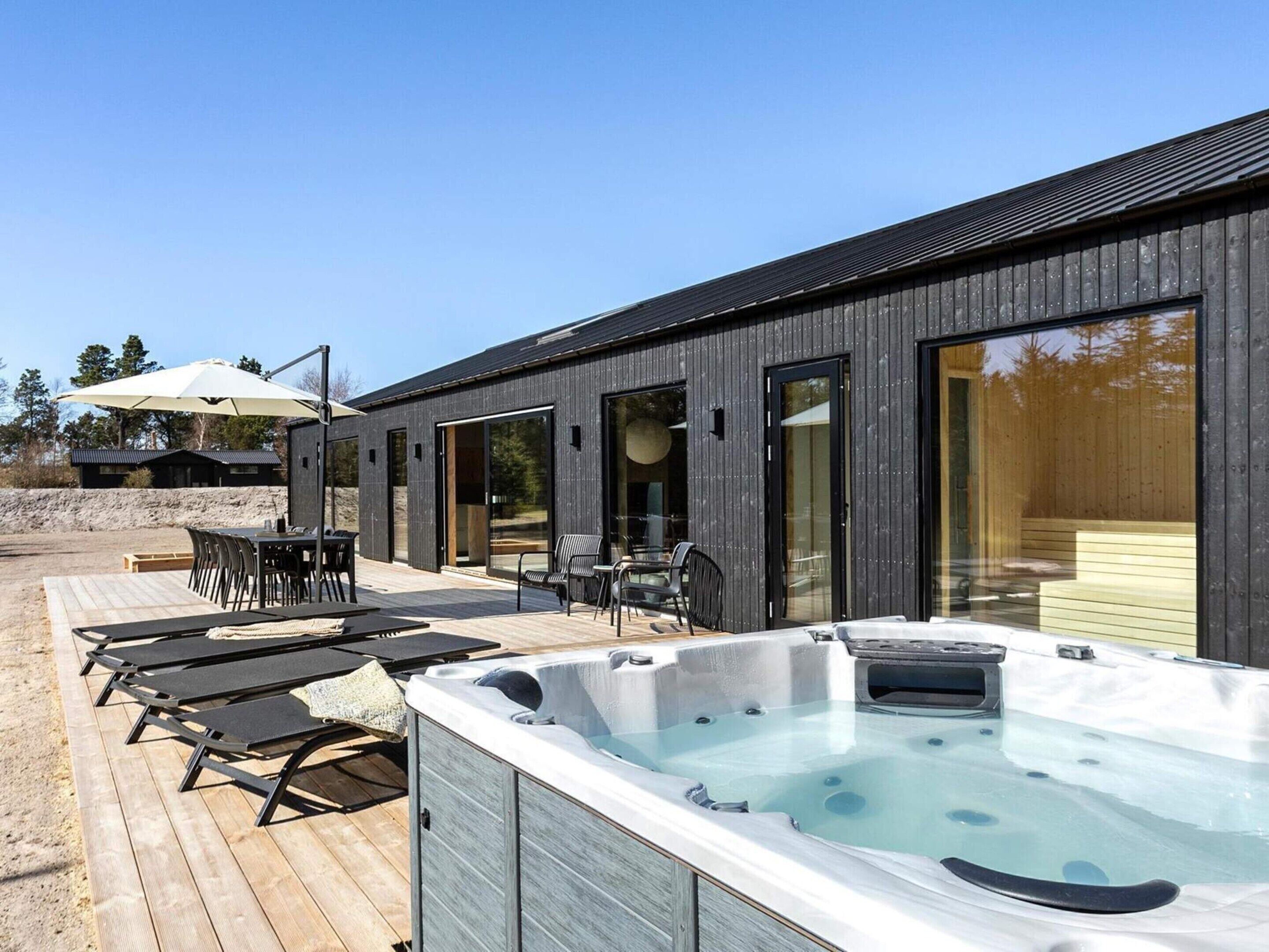 House | Outdoor dining