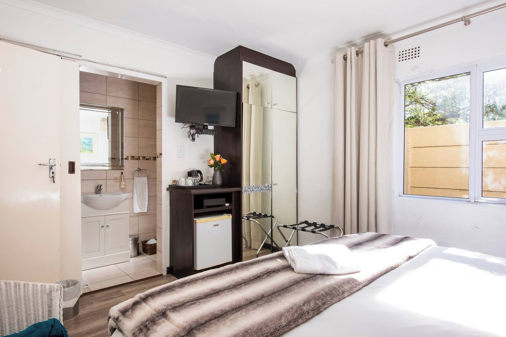 Room, Multiple Bedrooms, Smoking | 7 bedrooms