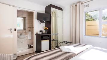 Room, Multiple Bedrooms, Smoking | 7 bedrooms