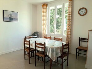 Dining - Vrbo Property (Chisseaux)