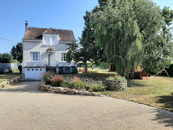 Exterior - Vrbo Property (Chisseaux)