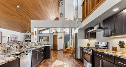 Bluegrass Bourbon Retreat/Pool/ Downtown Paris