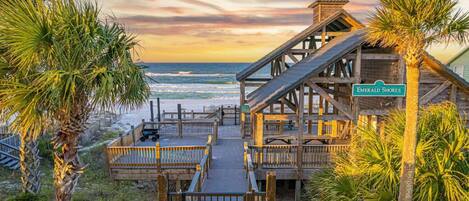 House, Multiple Beds (Emerald Coastin') | Property grounds