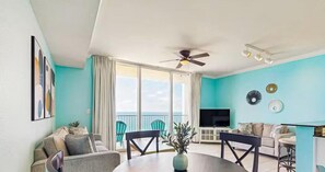 Apartment, Mehrere Betten (Tidewater 1211) | Wohnbereich
