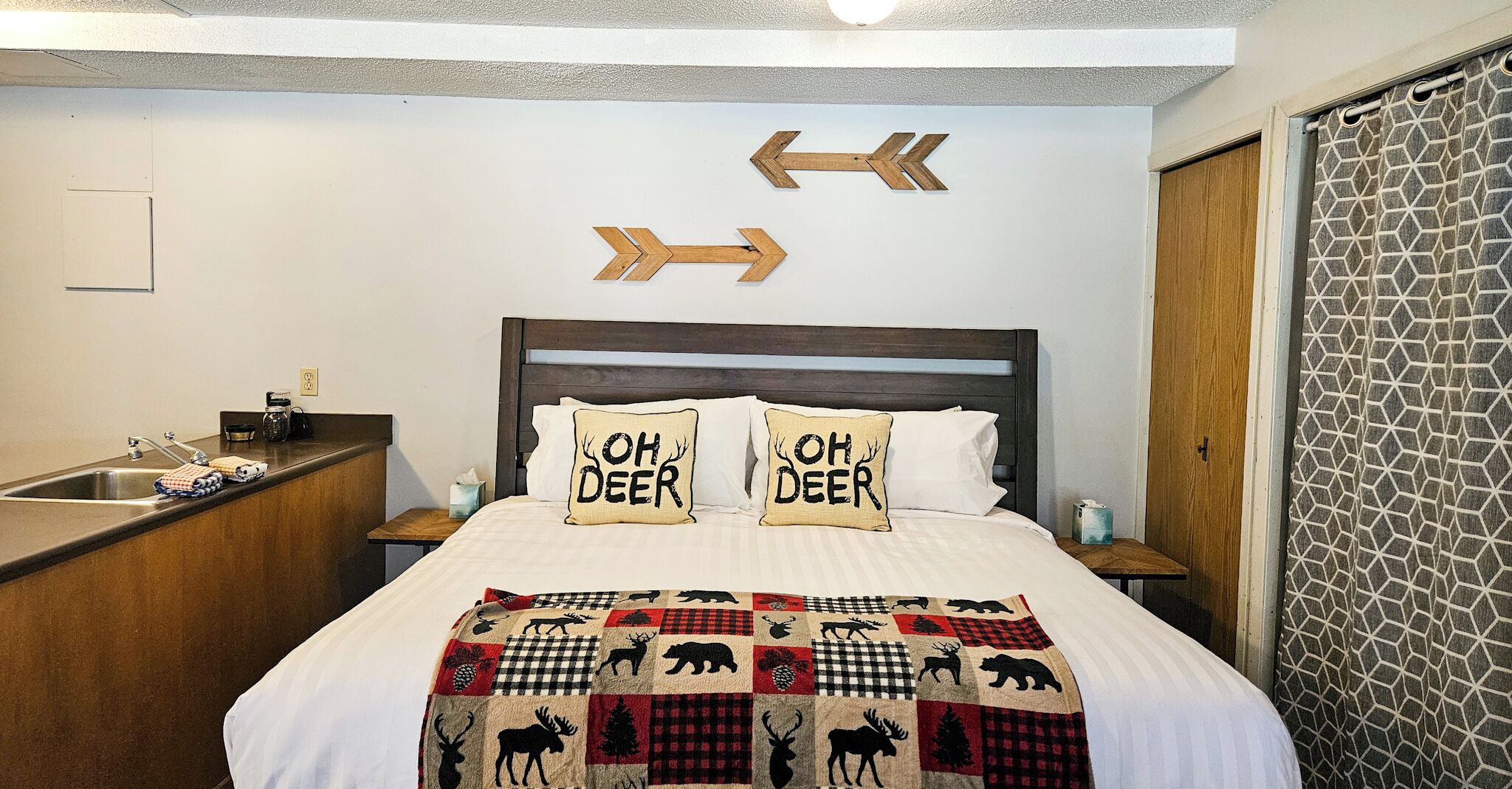 WiFi (free), bed sheets
