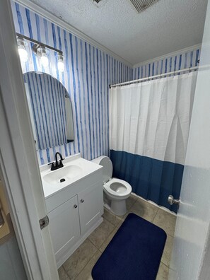 Bathroom - Terrific 2-bedroom Ocean View Condo on Cherry Grove Beach (North Myrtle Beach)