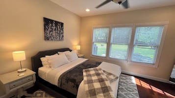 2 bedrooms, iron/ironing board, WiFi, bed sheets