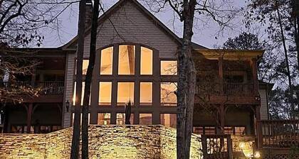 Spectacular 4-bedroom house on beautiful Lake Wedowee
