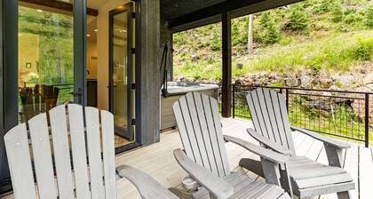 Taos Mountain Haus - Luxe Ski Retreat, Hot Tub