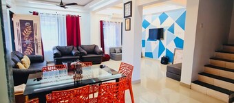Cozy 4-bedroom bungalow in lovely Lonavala with AC