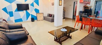 Cozy 4-bedroom bungalow in lovely Lonavala with AC