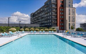 Pool - Stylish West Midtown Retreat with Rooftop Pool, Steps to the Stadium (Atlanta)