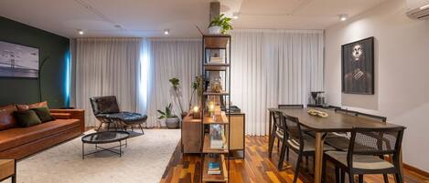 Basic Apartment | Dining