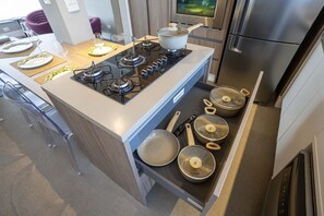 Basic Apartment | Dining - San Juliao (São Paulo)