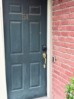 Exterior detail - Cozy 1-bedroom condo in charming Houston with AC (Houston)