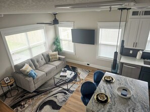 Living area - Family-Friendly Houston Home - Near NRG, Med Center & Downtown (Houston)