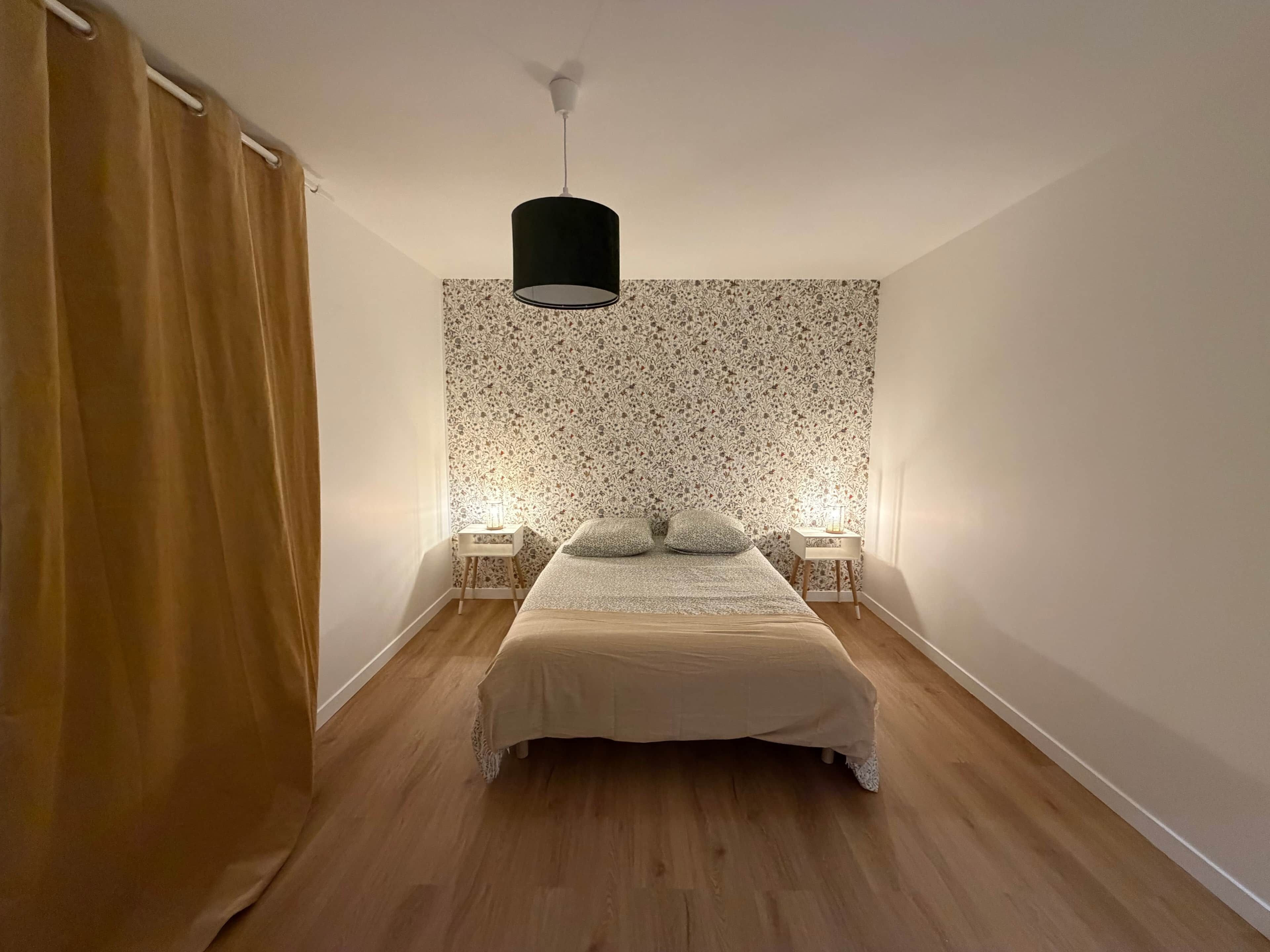 4 bedrooms, travel cot, free WiFi, bed sheets