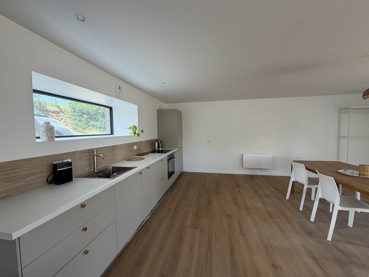 Fridge, oven, dishwasher
