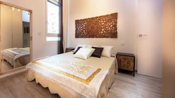 2 habitaciones, tabla de planchar con plancha, cuna de viaje y wifi