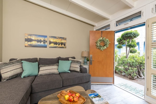 Smart TV - #D 1-level, 2Bd, 1block to Beach, Esplanade, Shops (Redondo Beach)