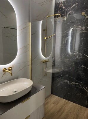 Bathroom - Cozy 1-bedroom apartment in peaceful Gdynia with AC (Gdynia)
