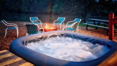 Waterfront Vintage Camper with Hot Tub