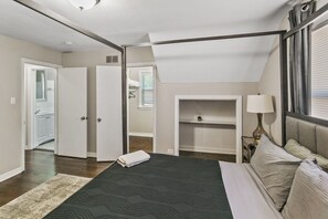 3 Schlafzimmer, Schreibtisch, Bügeleisen/Bügelbrett, WLAN