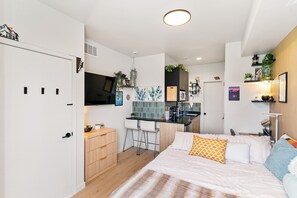 1 habitación, escritorio, wifi gratis y ropa de cama 